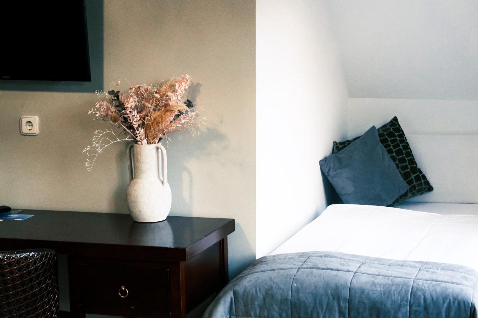 Basic Triple Room,1765639846:JPEG